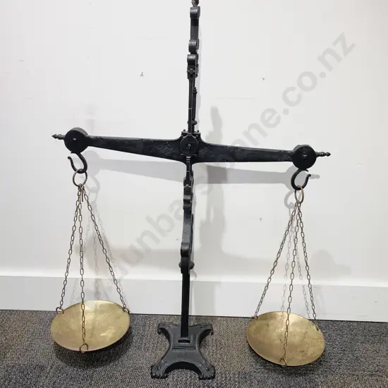 Large Vict Cast Metal Balance Scales
