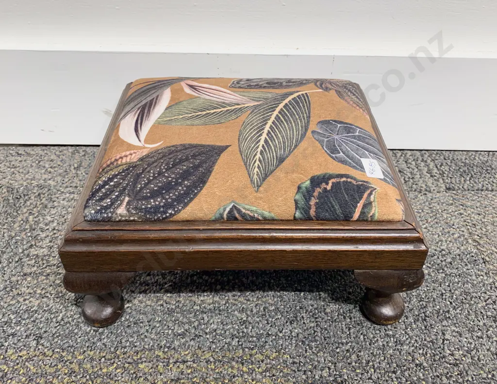 Upholstered Stool Image 1++