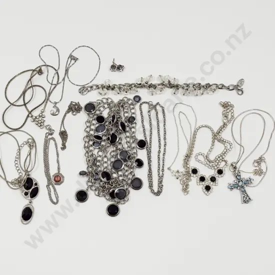 Collection of Assorted Costume Jewellery