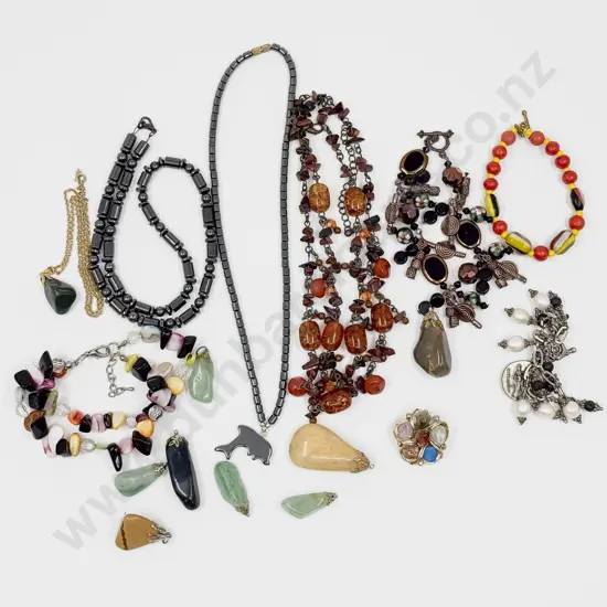 Collection of Assorted Costume Jewellery and Gem Stones