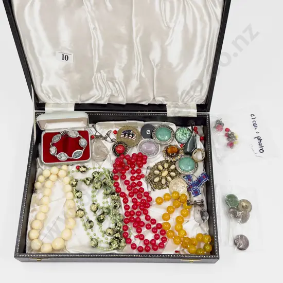 Quantity of Assorted Costume Jewellery