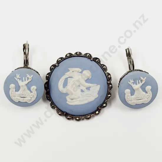 Wedgwood Brooch & Pair of Earrings