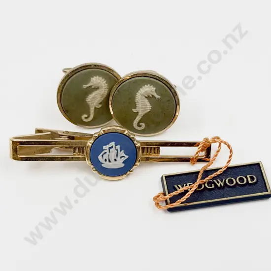 Wedgwood Tie Clip & Pair of Cufflinks
