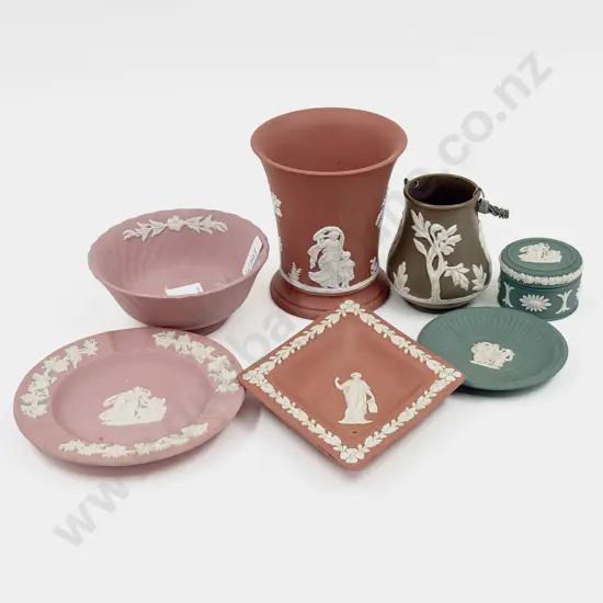 Small Quantity of Assorted Wedgwood
