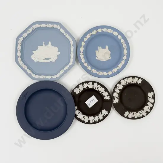 Quantity of Assorted Boxed Wedgwood Dishes