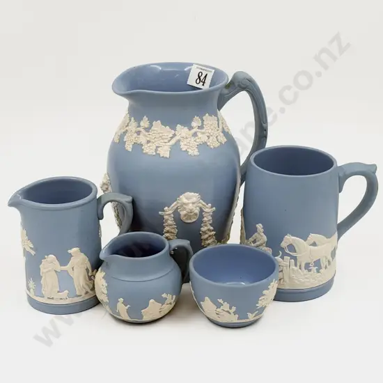 Five Pieces of Assorted Jasper Ware