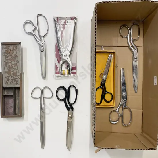 Quantity of Vintage Scissors etc