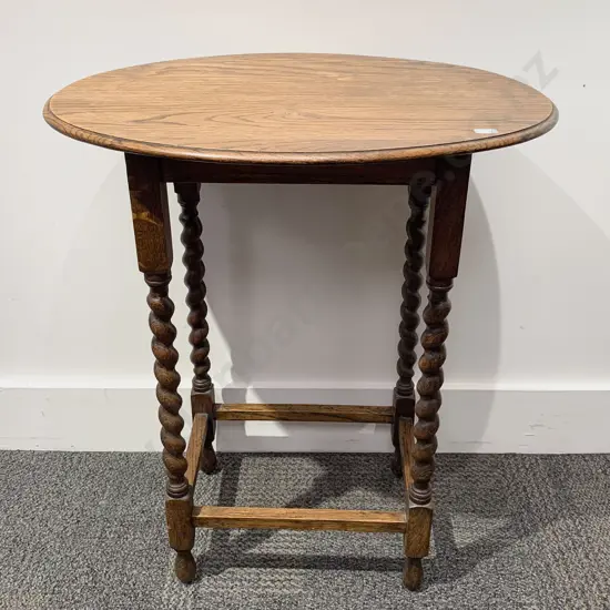 Edwardian Oak Oval Side Table on Barley Twist Supports