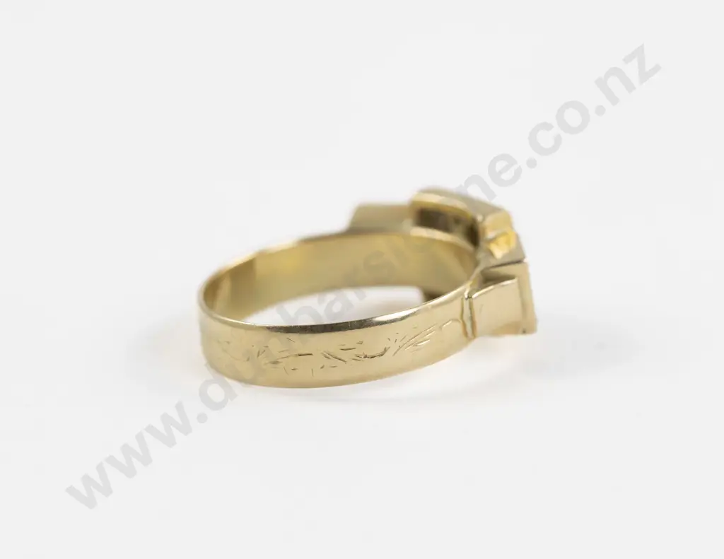 18ct Seven Stone Diamond and Emerald Gents Dress Ring Image 1++