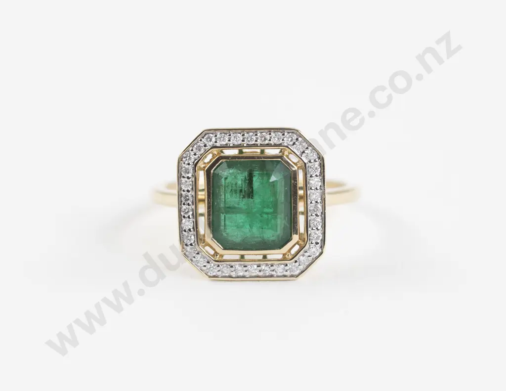 14ct 35Stone Emerald and Diamond Cluster Ring Image 1++