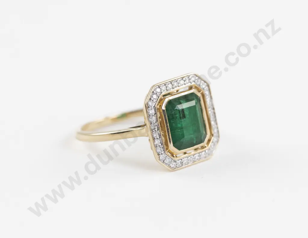 14ct 35Stone Emerald and Diamond Cluster Ring Image 1++