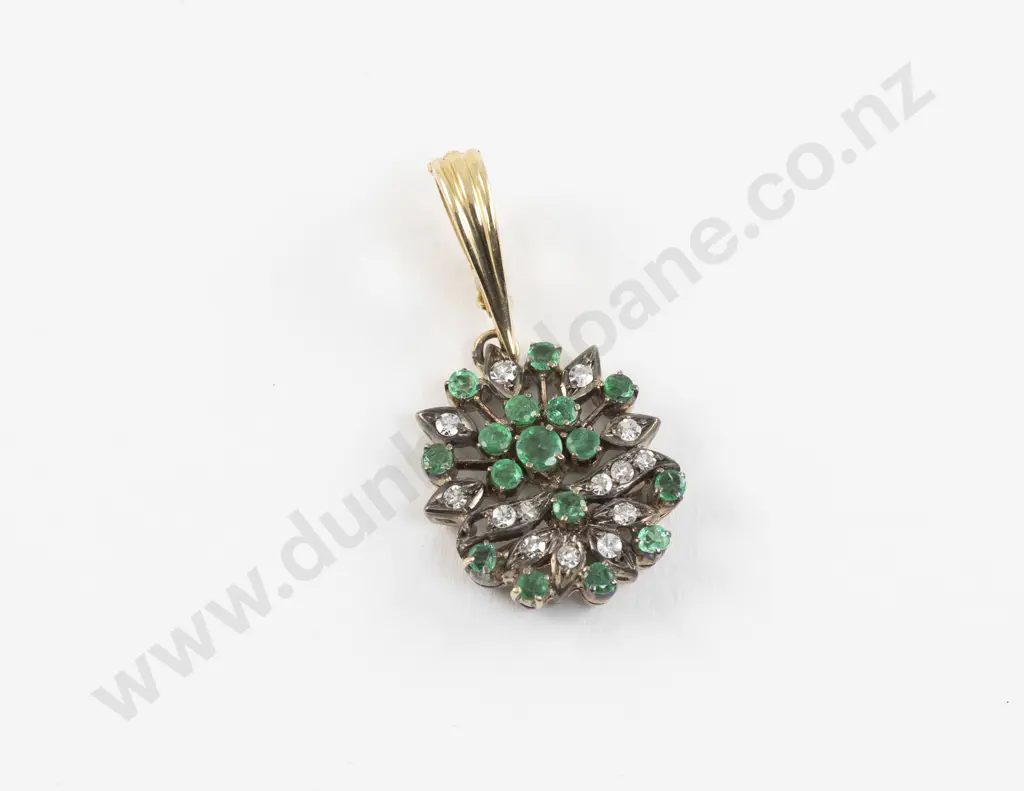 14ct 30Stone Emerald and Diamond Cluster Pendant Image 1++
