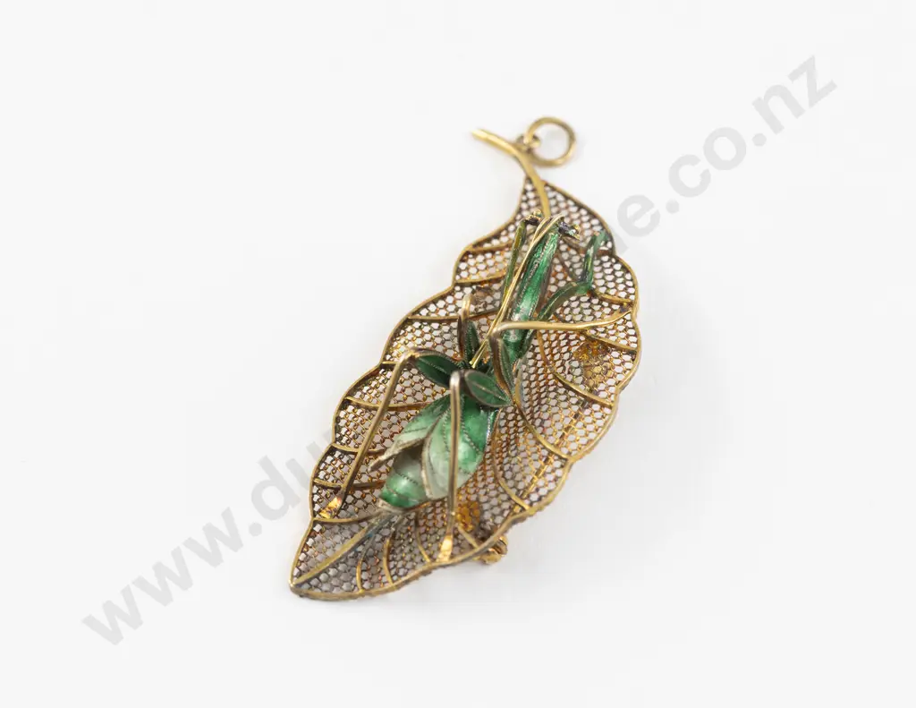 18ct and Enamel Praying Mantis on Leaf Pendant Brooch Image 1++