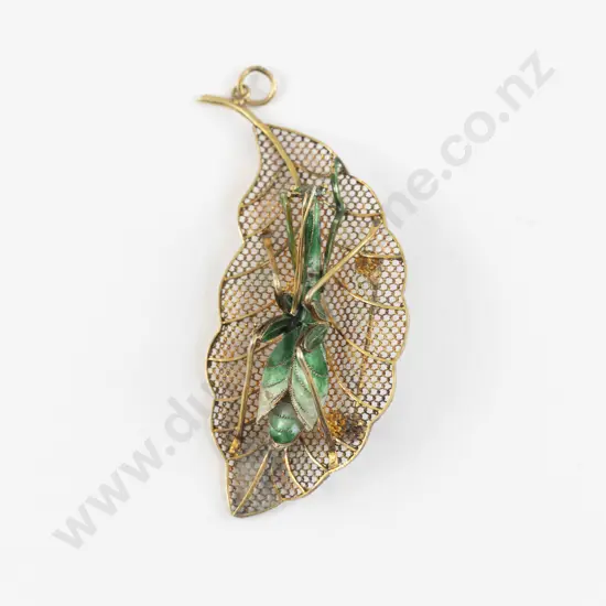 18ct and Enamel Praying Mantis on Leaf Pendant Brooch