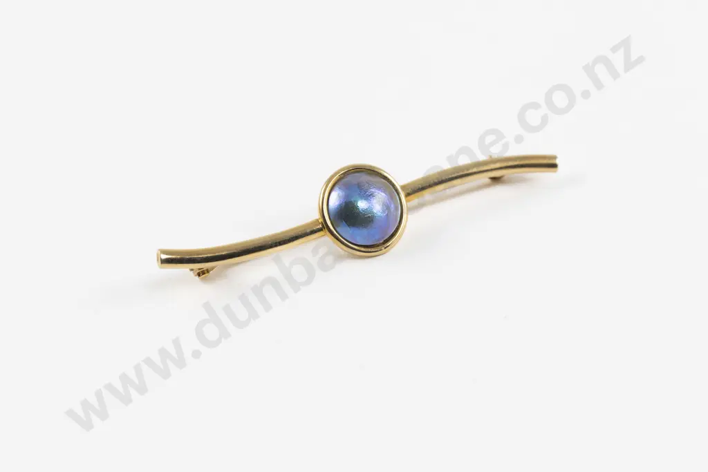 18ct Single Mabe Pearl Bar Brooch Image 1++
