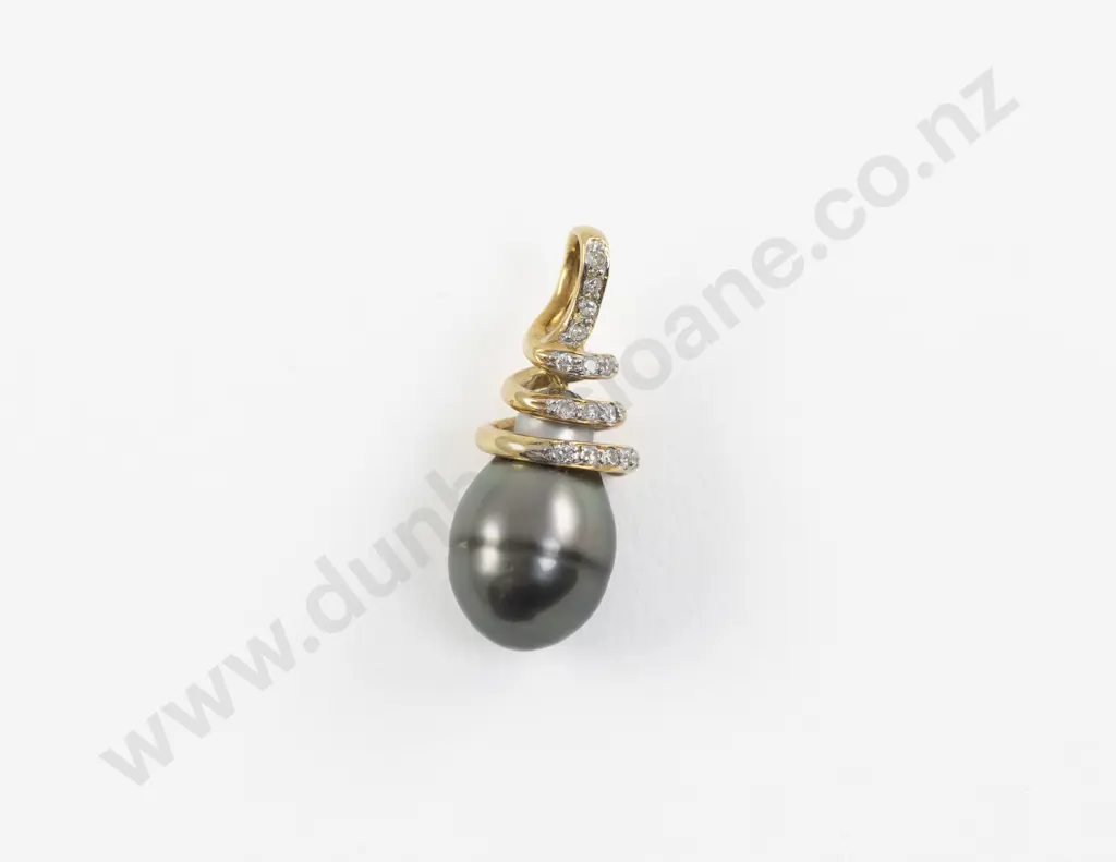 18ct Single Black Pearl and Diamond Pendant Image 1++