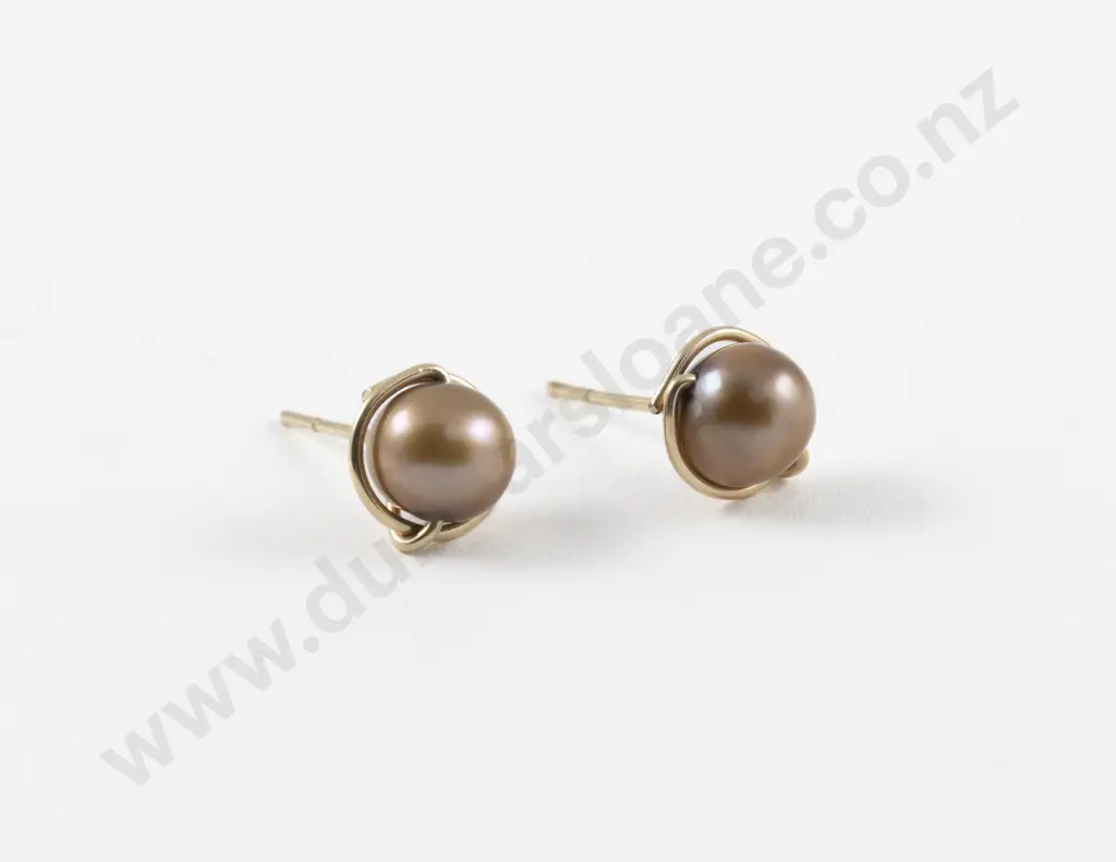 Pair 9ct Single Cultured Pearl Stud Earrings Image 1++