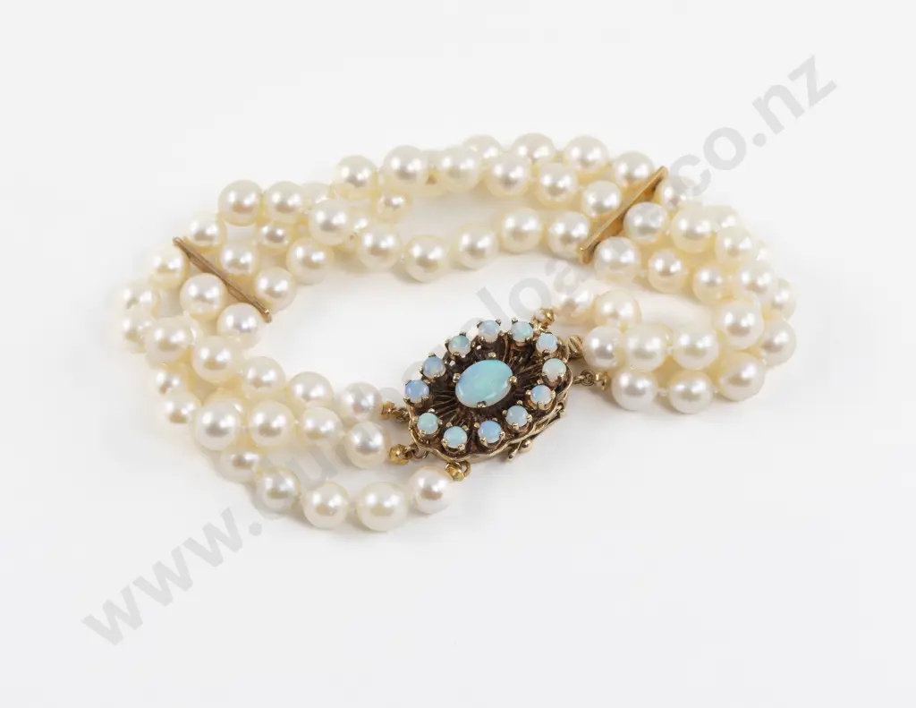 Triple Strand Uniform Cultured Pearl Bracelet Image 1++