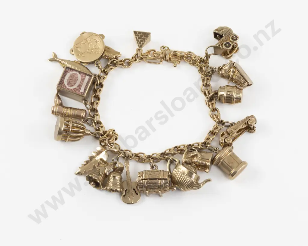 14ct Fancy Curb Link Charm Bracelet Image 1++