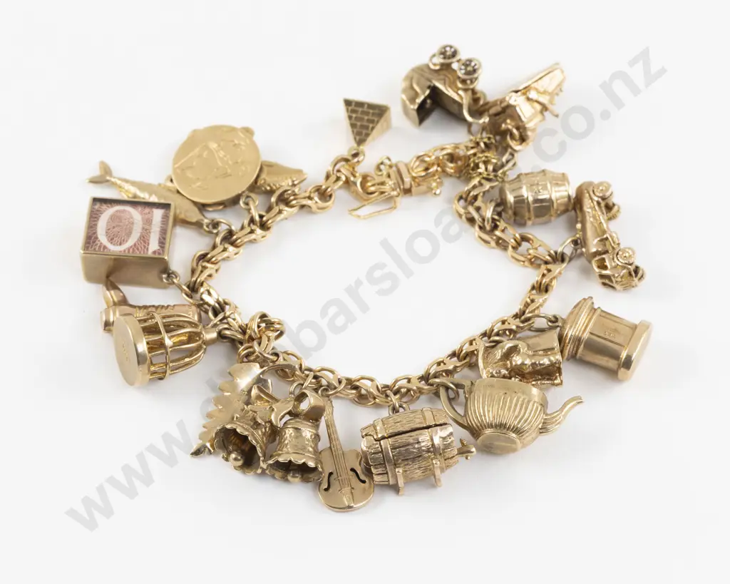 14ct Fancy Curb Link Charm Bracelet Image 1++