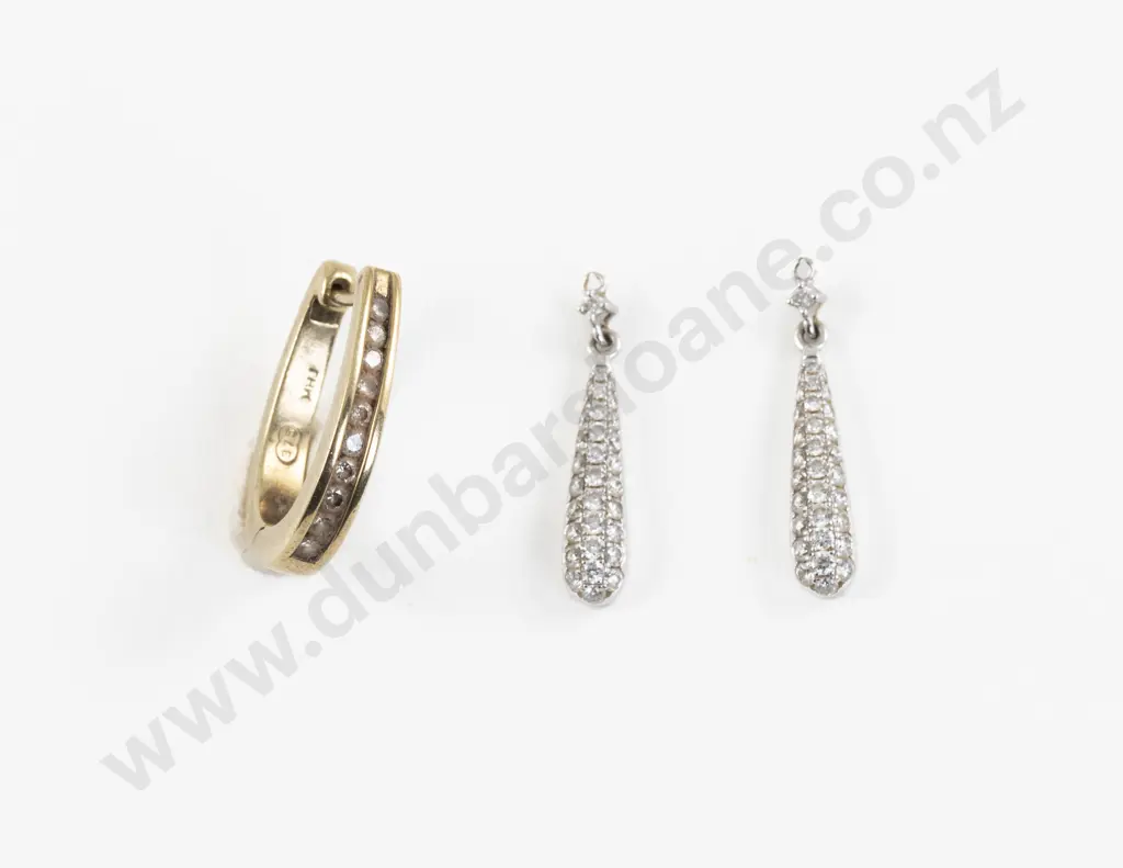 Pair 18ct White Gold Diamond Pendant Drop Earrings Image 1++