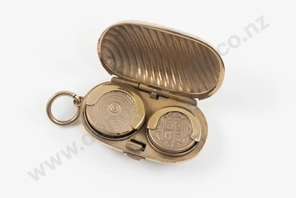 Gold Plated Double Oblong Ribbed Sovereign Case Image 1++