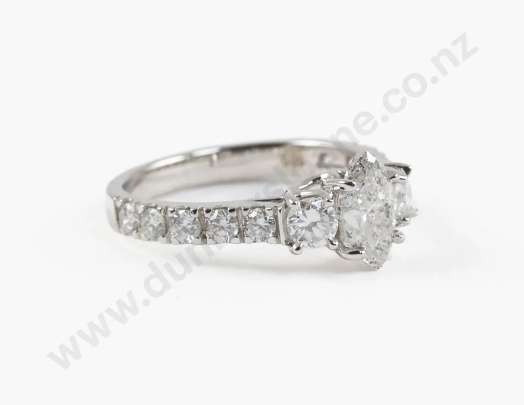 14ct White Gold 13Stone Diamond Ring Image 1++