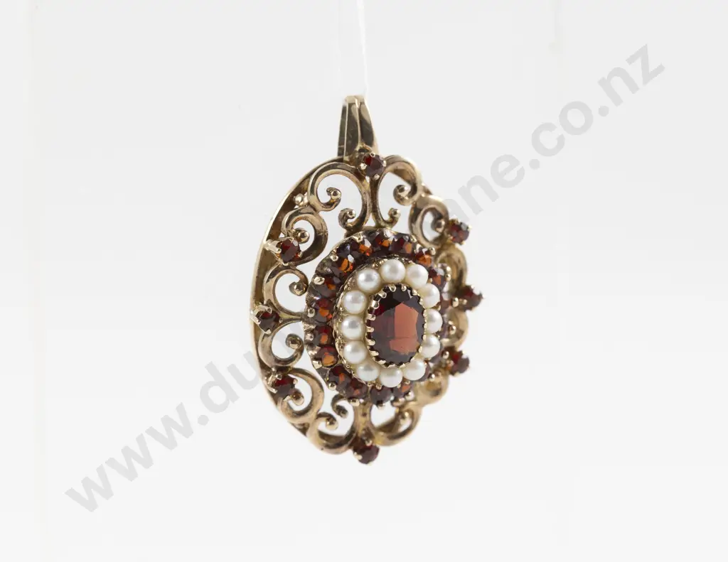 18ct Garnet and Seed Pearl Cluster Pendant Image 1++