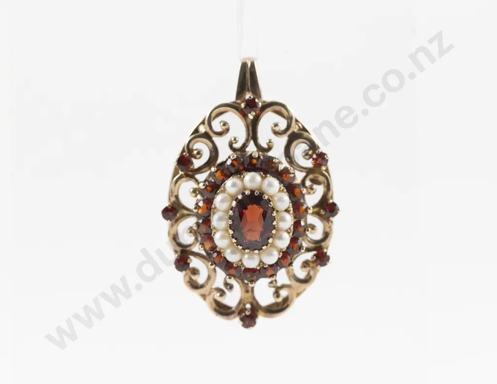 18ct Garnet and Seed Pearl Cluster Pendant Image 1++