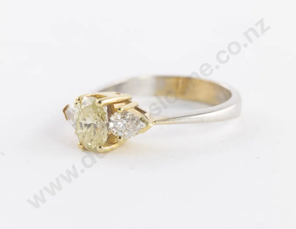 18ct Yellow and White Gold Three Stone Diamond Ring Image 1++
