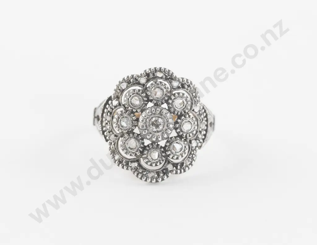 9ct 24Stone Diamond Floret Cluster Ring Image 1++