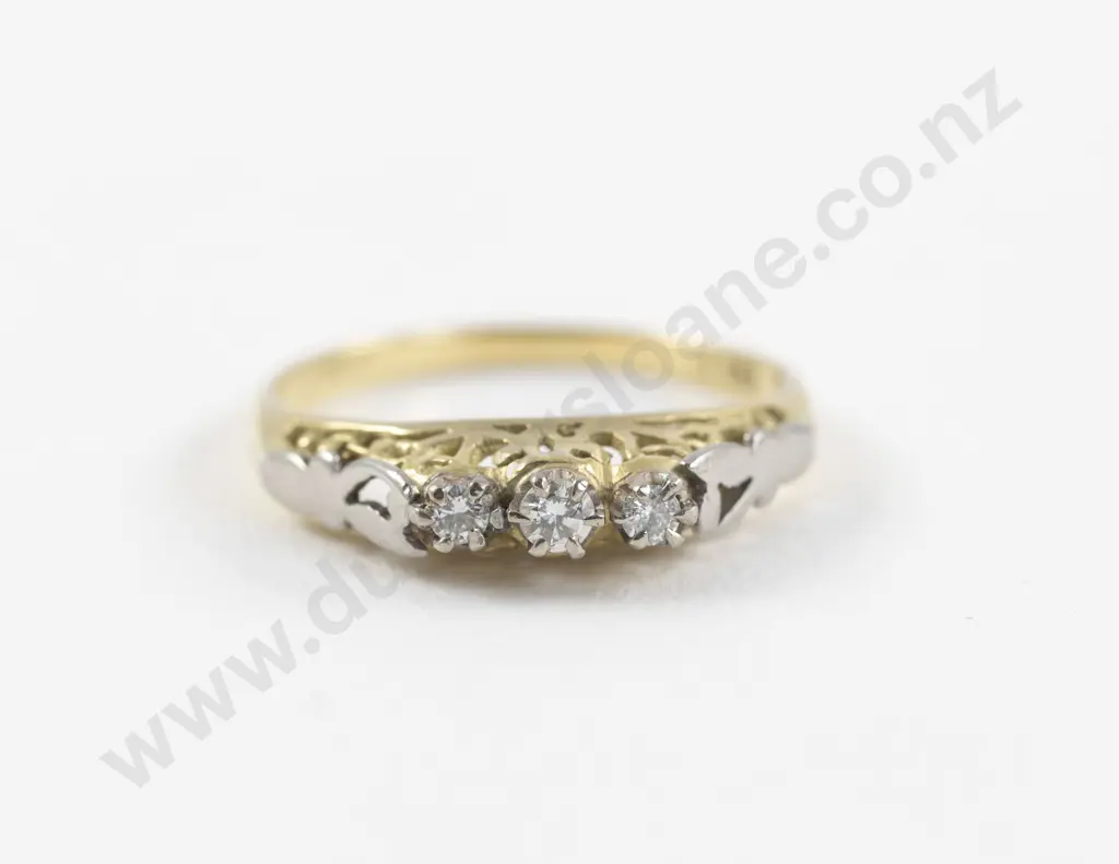 Vintage 18ct Three Stone Diamond Bridge Ring Image 1++