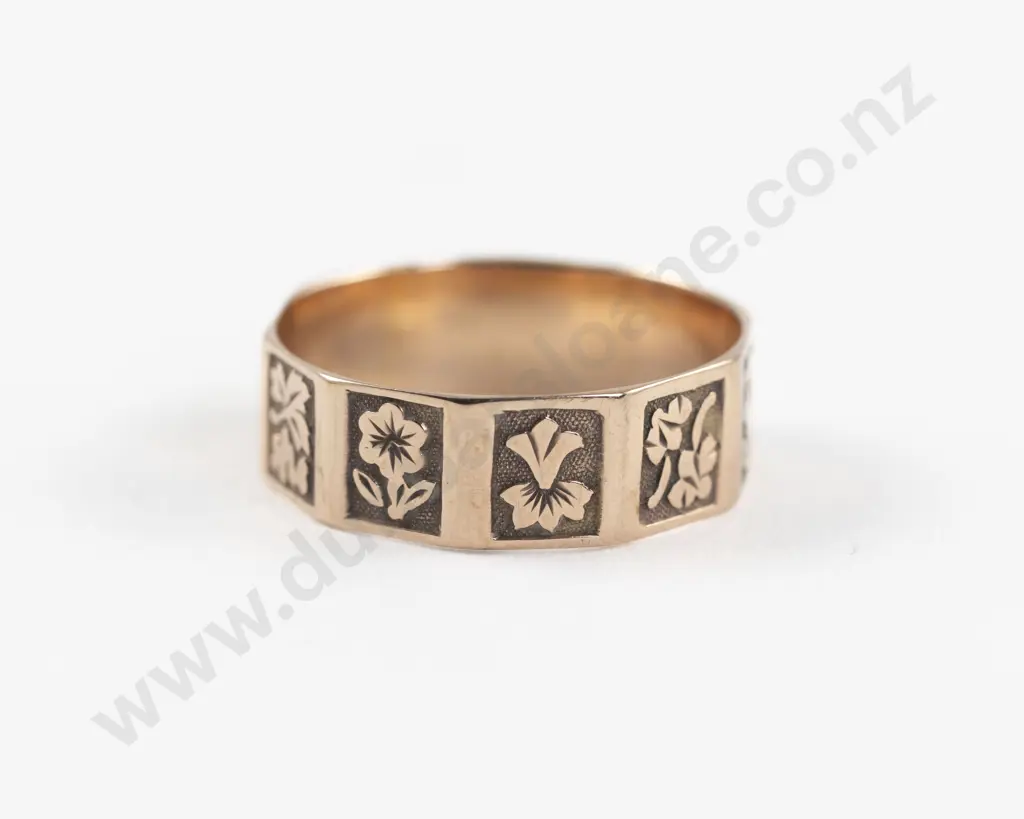 9ct Engraved Band Ring Image 1++