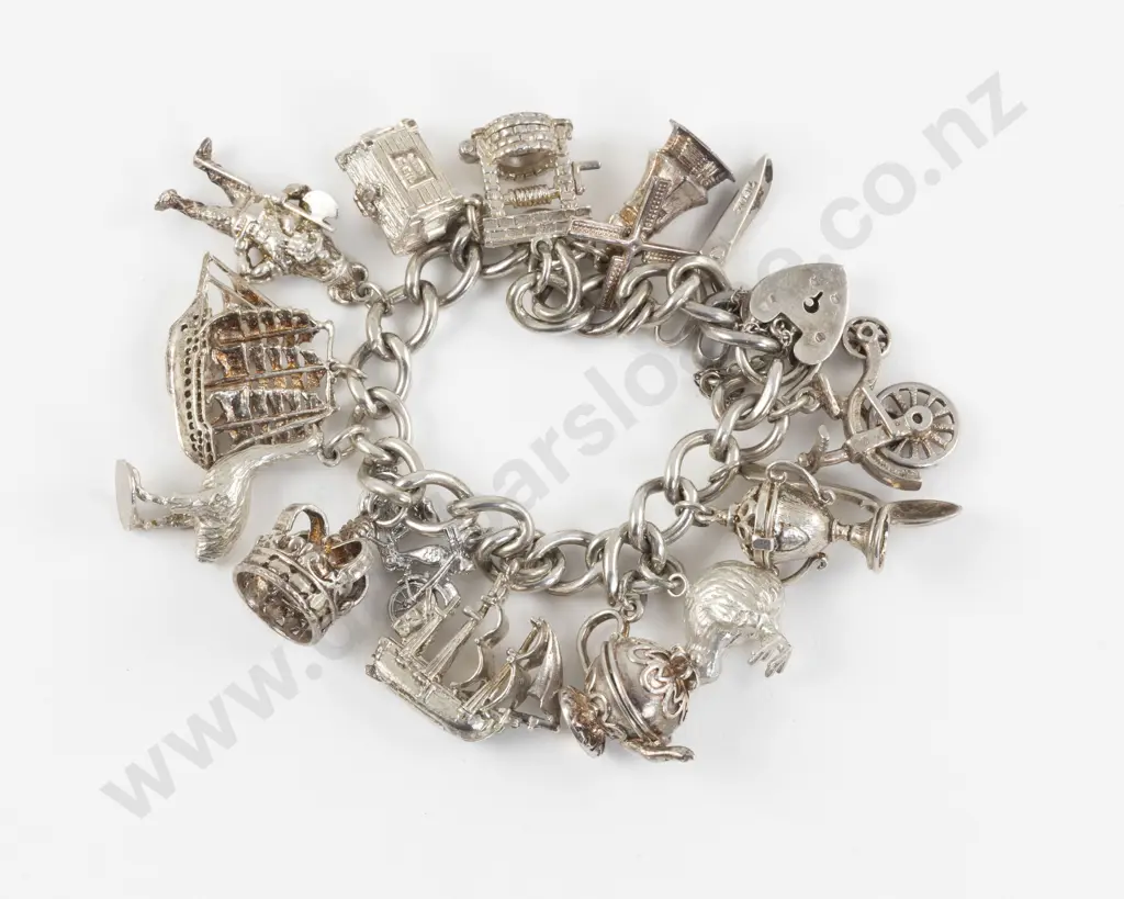 S/S Curb Link Charm Bracelet Image 1++