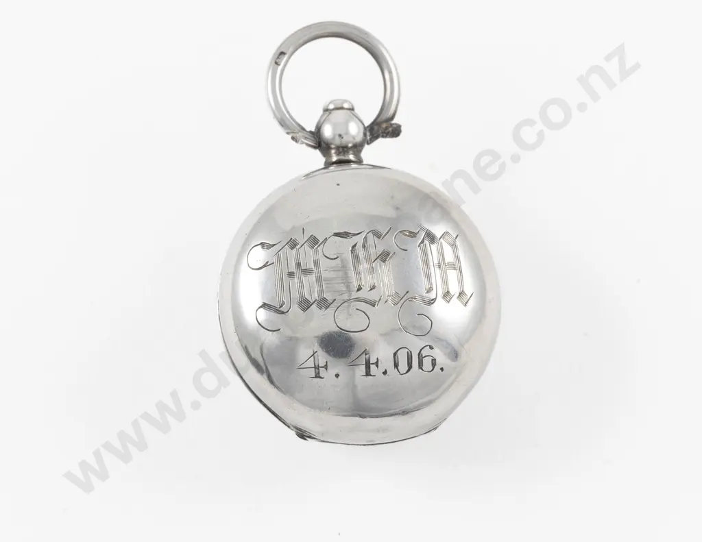 Edwardian S/S Engraved Circular Sovereign Case Image 1++