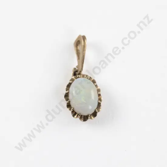 18ct Single Milk Opal Pendant