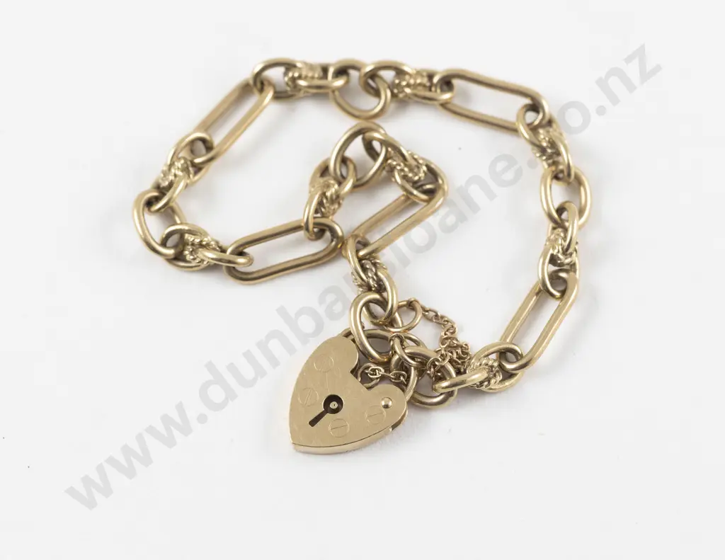 9ct Fancy Curb Link Bracelet Image 1++