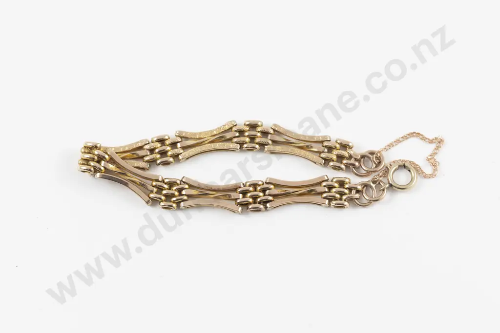 9ct Fancy Gate Link Bracelet Image 1++