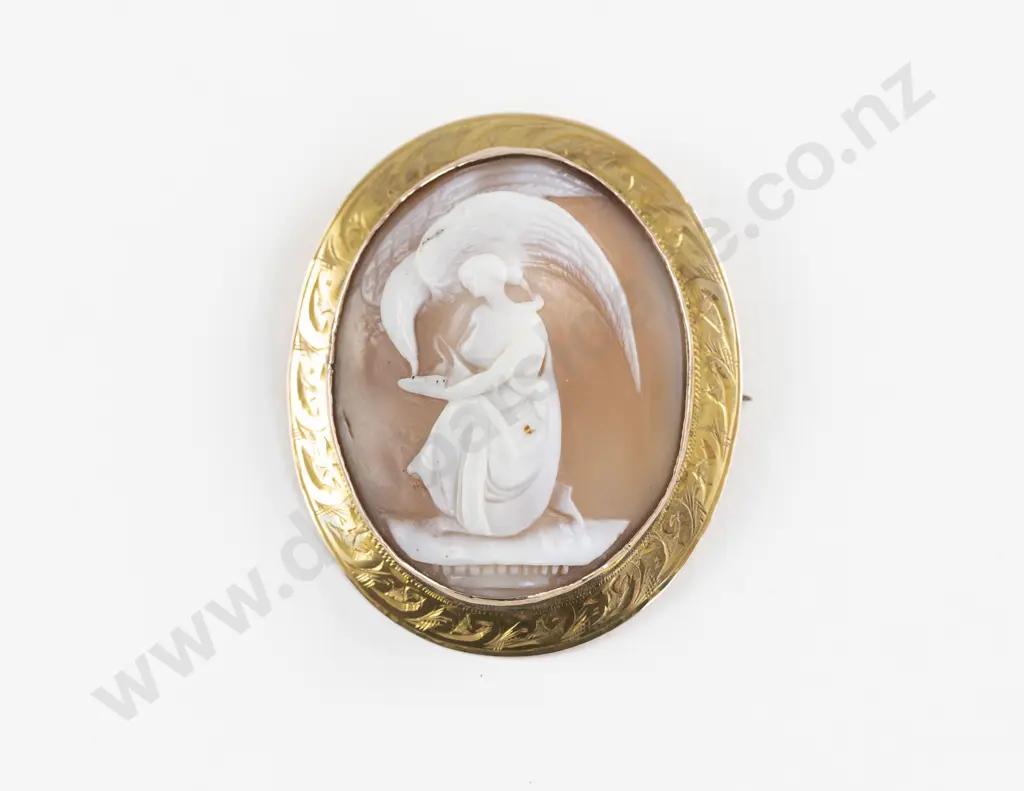 9ct Framed Classical Cameo Brooch Image 1++