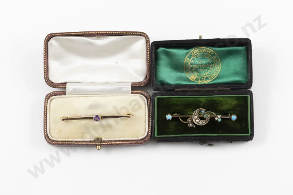 Two Victorian 9ct Bar Brooches Image 1++