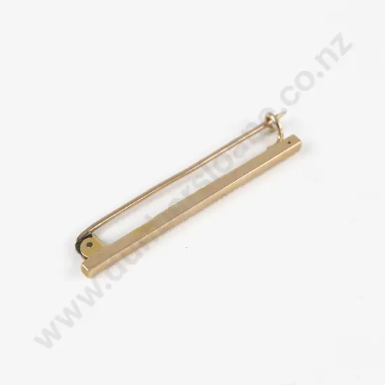 18ct Plain Bar Brooch