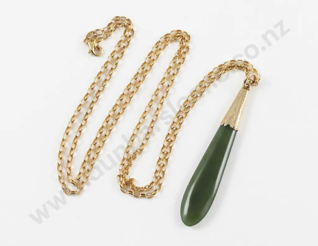 NZ 9ct Mounted Greenstone Pendant Image 1++