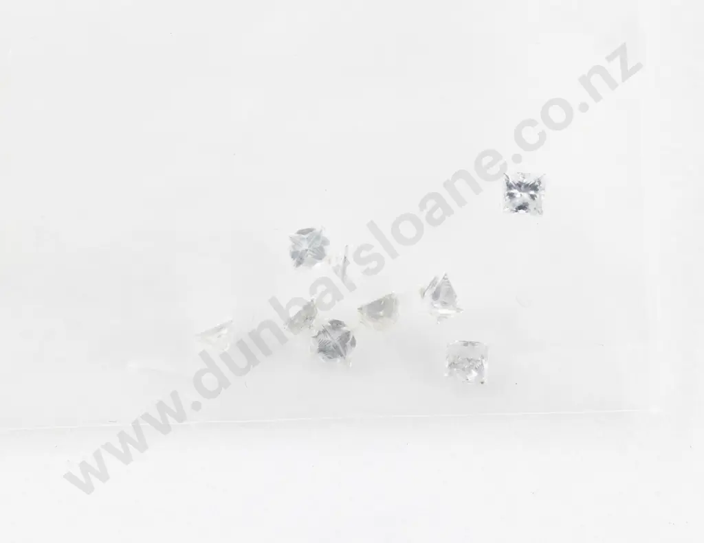 Quantity of Unmounted Diamonds Image 1++