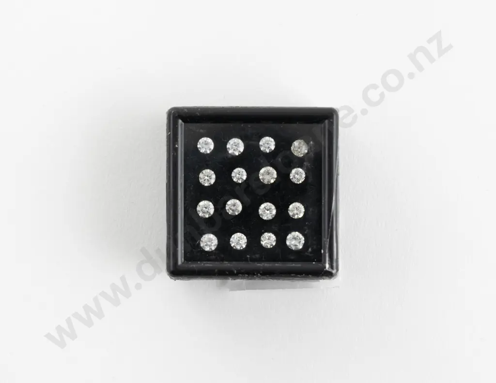 Quantity of Unmounted Diamonds Image 1++