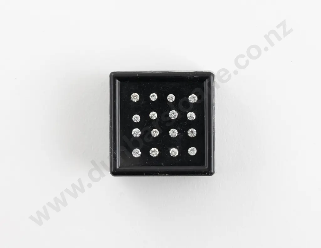 Quantity of Unmounted Diamonds Image 1++