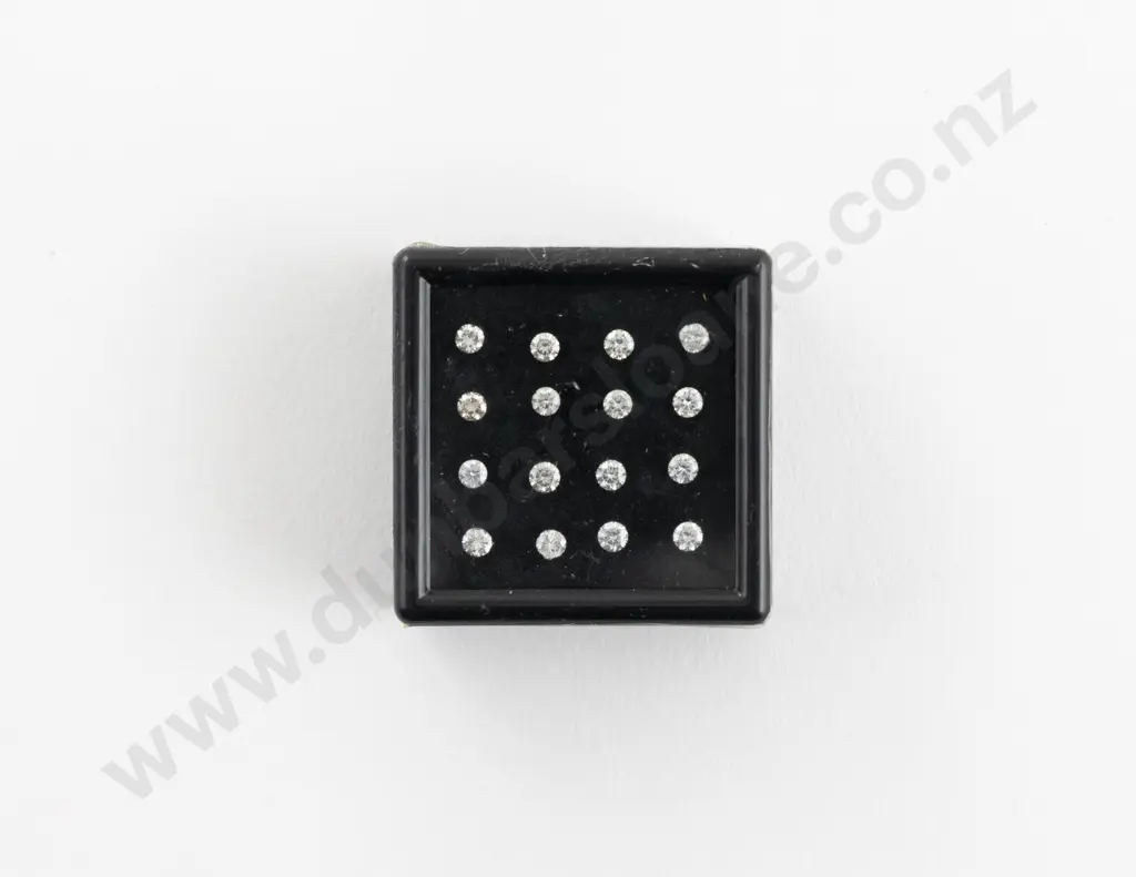 Quantity of Unmounted Diamonds Image 1++