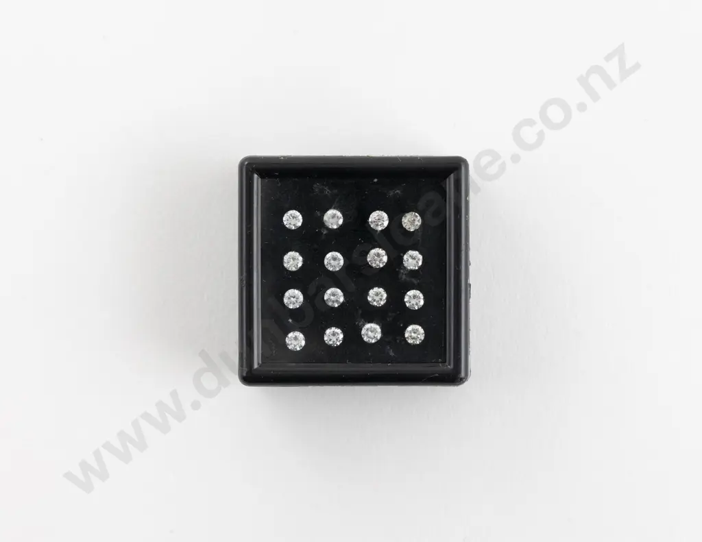 Quantity of Unmounted Diamonds Image 1++