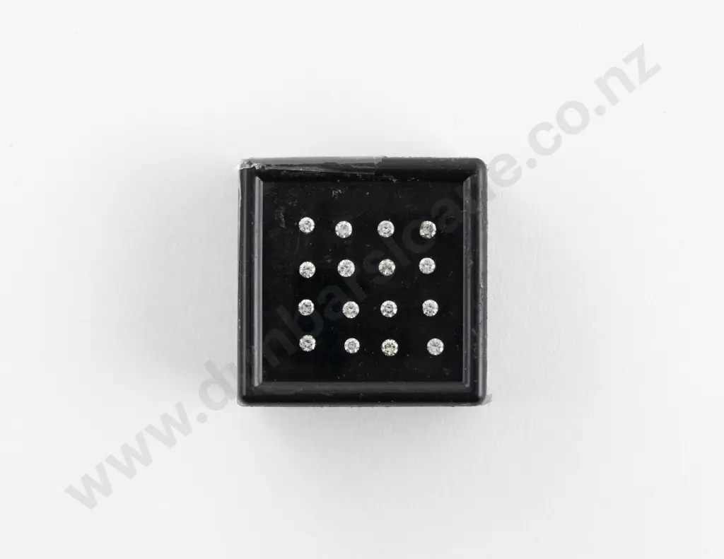 Quantity of Unmounted Diamonds Image 1++