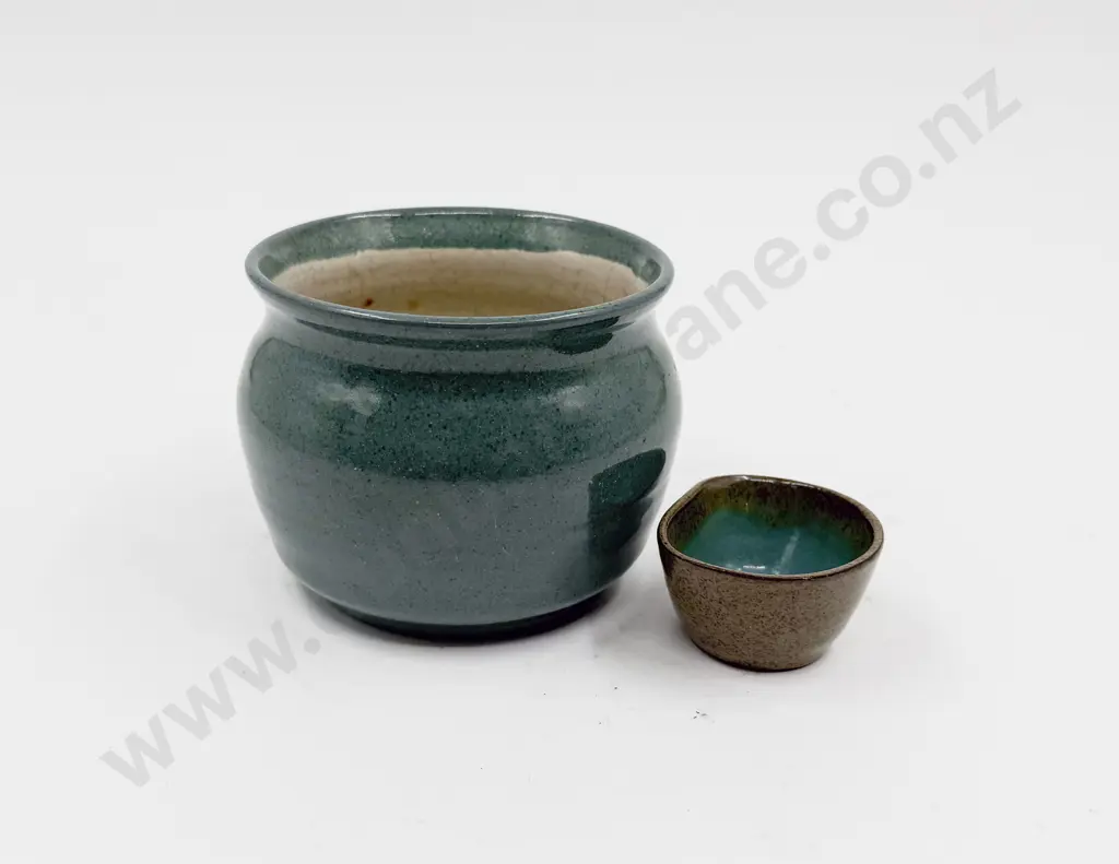 Elizabeth Lissaman Vase & Small Pot Image 1++