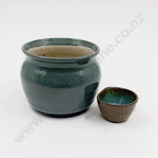 Elizabeth Lissaman Vase & Small Pot
